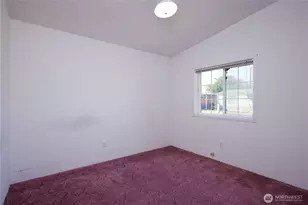808 SE Mockingbird Dr, College Place, WA 99324 - Photo 16