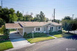 808 SE Mockingbird Dr, College Place, WA 99324 - Photo 30