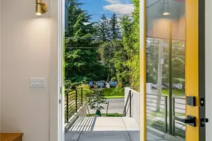 8022 Fauntleroy Wy SW, Seattle, WA 98136 - Photo 4