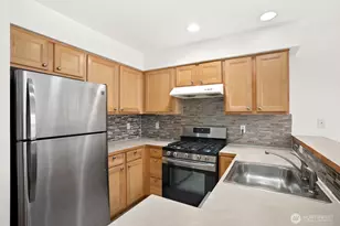 3308 S Holly Pl, Seattle, WA 98118 - Photo 16
