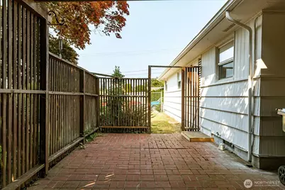 49 SE Pasek Street, Oak Harbor, WA 98277 - Photo 24