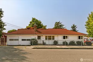 49 SE Pasek St, Oak Harbor, WA 98277 - Photo 1
