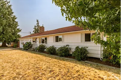49 SE Pasek Street, Oak Harbor, WA 98277 - Photo 4