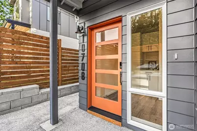 10702 Linden Avenue N, Seattle, WA 98133 - Photo 6