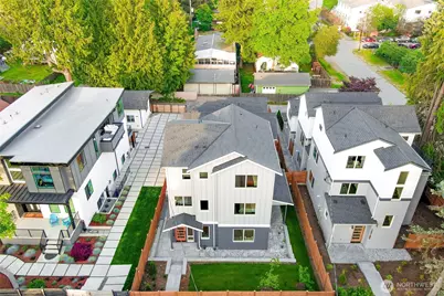 10702 Linden Avenue N, Seattle, WA 98133 - Photo 32