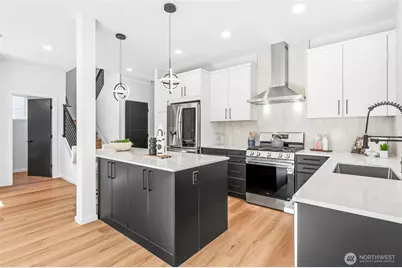 10702 Linden Avenue N, Seattle, WA 98133 - Photo 16