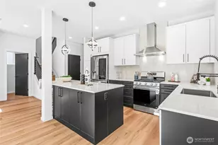 10702 Linden Ave N, Seattle, WA 98133 - Photo 16