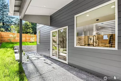 10702 Linden Avenue N, Seattle, WA 98133 - Photo 30