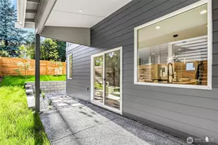 10702 Linden Ave N, Seattle, WA 98133 - Photo 30