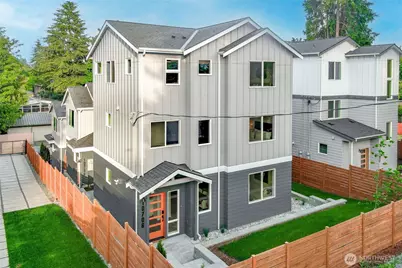 10702 Linden Avenue N, Seattle, WA 98133 - Photo 1