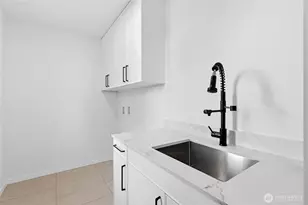 10702 Linden Ave N, Seattle, WA 98133 - Photo 24