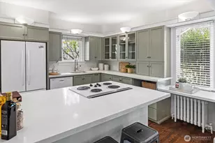 1920 NE Naomi Pl, Seattle, WA 98115 - Photo 8