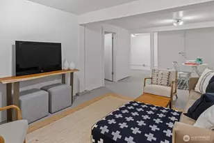 1920 NE Naomi Pl, Seattle, WA 98115 - Photo 20