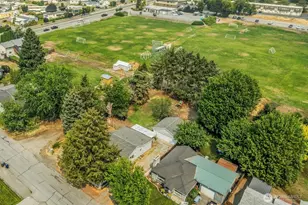 857 N Devon Ave, East Wenatchee, WA 98802 - Photo 1