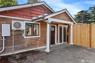 6618 43rd Ave S, Seattle, WA 98118 - Photo 2