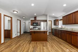 20406 7th Ave Ct E, Spanaway, WA 98387 - Photo 6