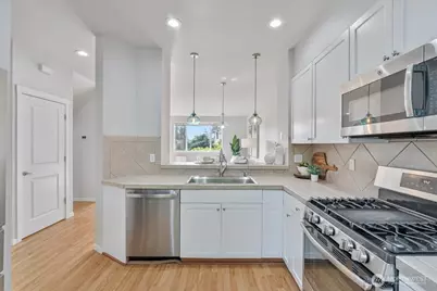 10901 124th Avenue NE #2-4, Kirkland, WA 98033 - Photo 6