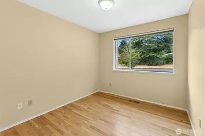 250 110th Place SE, Bellevue, WA 98004 - Photo 26