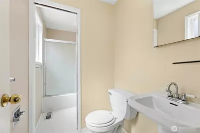 250 110th Place SE, Bellevue, WA 98004 - Photo 24