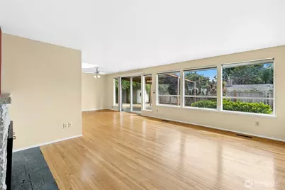 250 110th Place SE, Bellevue, WA 98004 - Photo 8