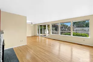 250 110th Pl SE, Bellevue, WA 98004 - Photo 8