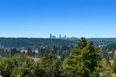 13011 SE Newport Way, Bellevue, WA 98006 - Photo 2