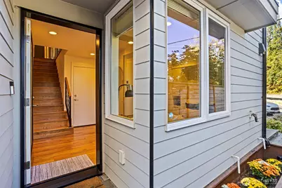 2314 Thorndyke Avenue W #B, Seattle, WA 98199 - Photo 4