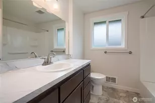 863 SE 6th Ave, Oak Harbor, WA 98277 - Photo 14