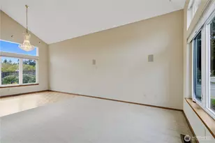 12402 107th Pl NE, Kirkland, WA 98034 - Photo 4