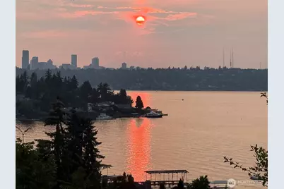 2003 82nd Avenue SE, Mercer Island, WA 98040 - Photo 4