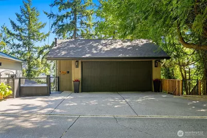 2002 W Lake Sammamish Parkway NE, Redmond, WA 98052 - Photo 14