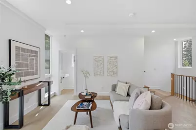 7533 31st Avenue NE #B, Seattle, WA 98115 - Photo 2