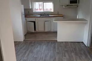 817 S 13th St, Tacoma, WA 98405 - Photo 4