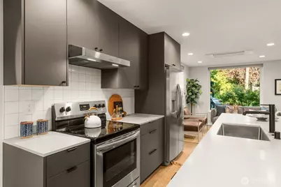 1105 Yakima Avenue S, Seattle, WA 98144 - Photo 10