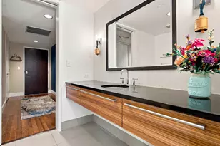 820 Blanchard St, Seattle, WA 98121 - Photo 16