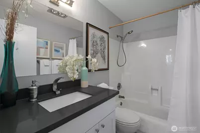 6055 35th Avenue SW #206, Seattle, WA 98126 - Photo 18