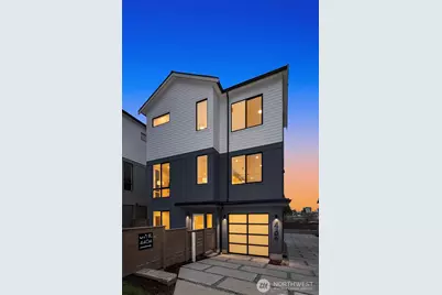 4407 2nd Avenue NE, Seattle, WA 98105 - Photo 2