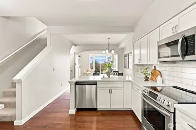 23300 SE Black Nugget Road #M2, Issaquah, WA 98029 - Photo 6