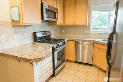 1618 N 46th Street #B, Seattle, WA 98103 - Photo 12