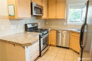 1618 N 46th St, Seattle, WA 98103 - Photo 12