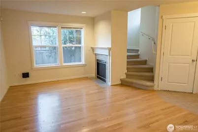 1618 N 46th Street #B, Seattle, WA 98103 - Photo 4