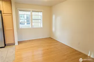 1618 N 46th St, Seattle, WA 98103 - Photo 8