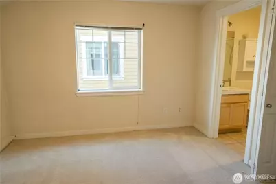 1618 N 46th Street #B, Seattle, WA 98103 - Photo 2