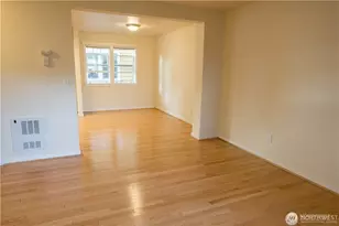 1618 N 46th St, Seattle, WA 98103 - Photo 6