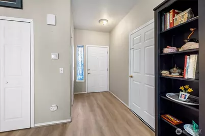323 N Laventure Road #D, Mount Vernon, WA 98273 - Photo 4