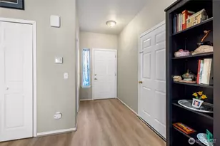 323 N Laventure Rd, Mount Vernon, WA 98273 - Photo 4