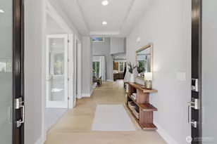 24309 NE 24th St, Sammamish, WA 98074 - Photo 2