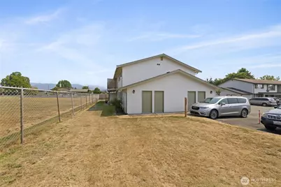 203 Farrelly Street, Enumclaw, WA 98022 - Photo 22