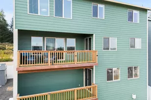 2416 W Echo Bay Dr, Bremerton, WA 98312 - Photo 36