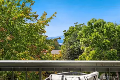 732 11th Avenue E #305, Seattle, WA 98102 - Photo 6